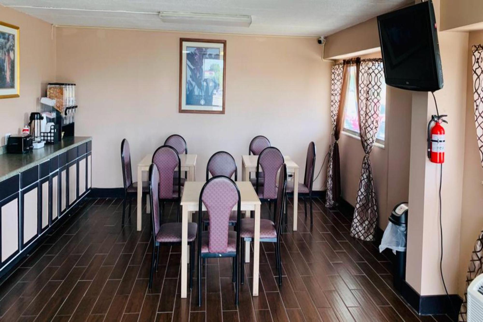 Economy Inn Of Holland Luaran gambar